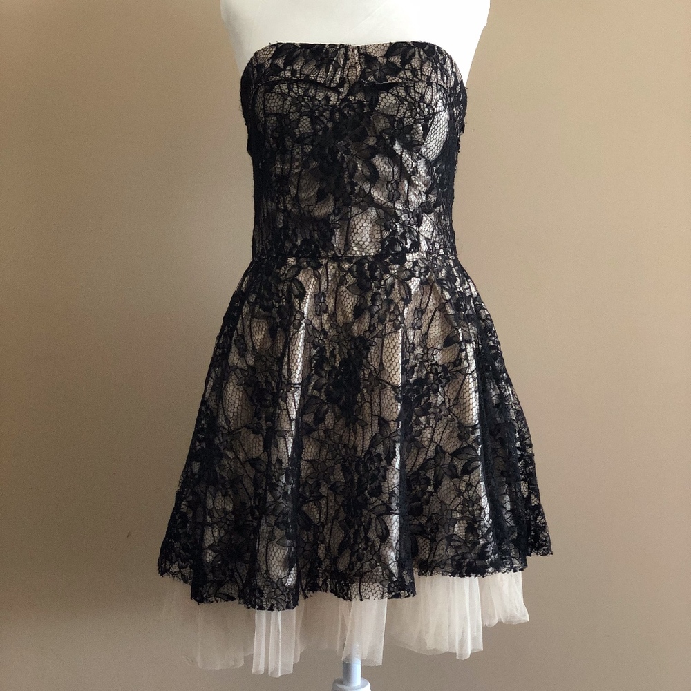 Sodecca Lace formal dress  Great for prom